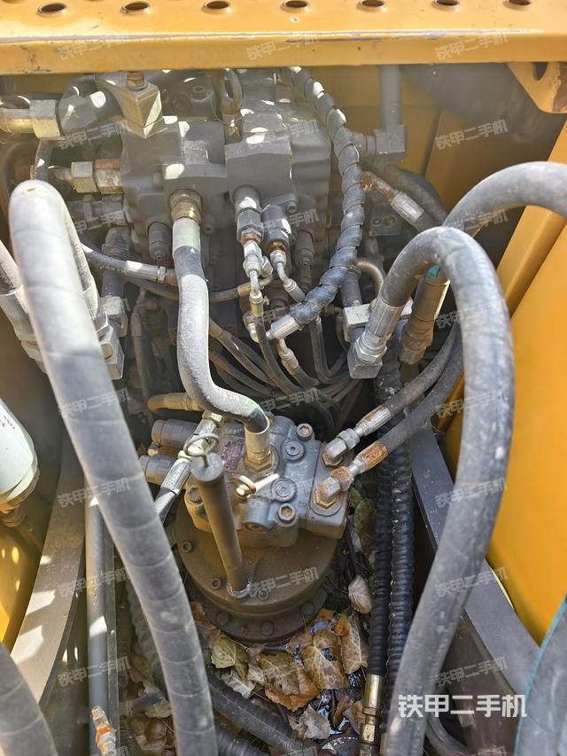 回轉(zhuǎn)馬達（上車部件）