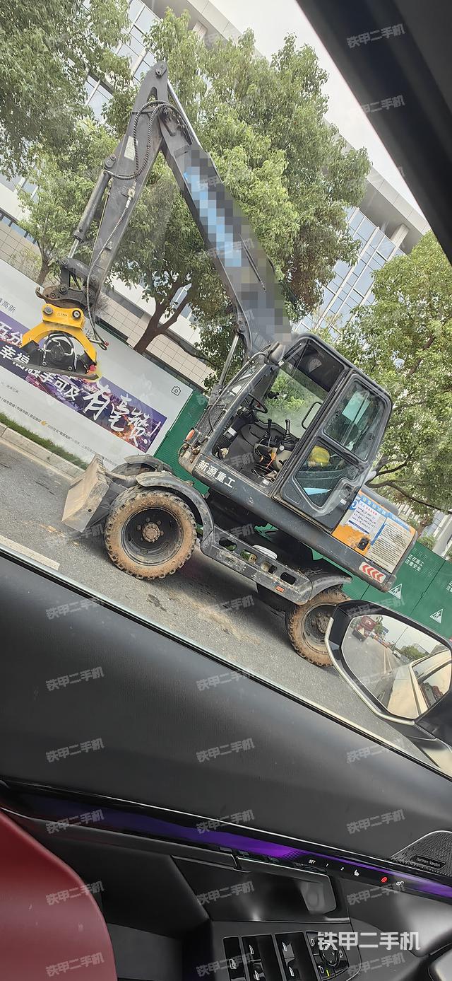 驾驶室顶部（整机外观）