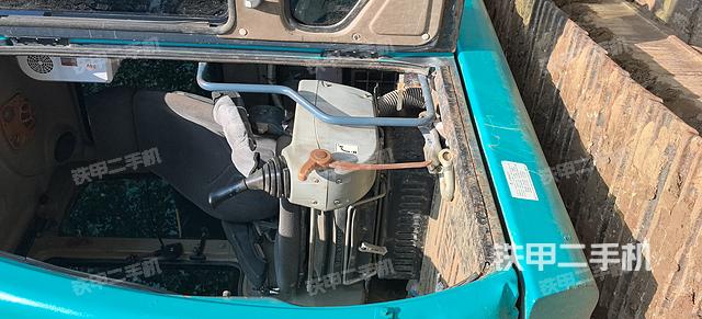 驾驶室整体（整机外观）