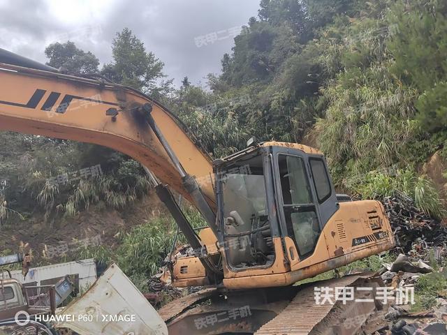 三一重工SY215C挖掘机