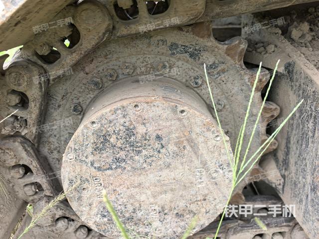 右驱动轮（行走机构）