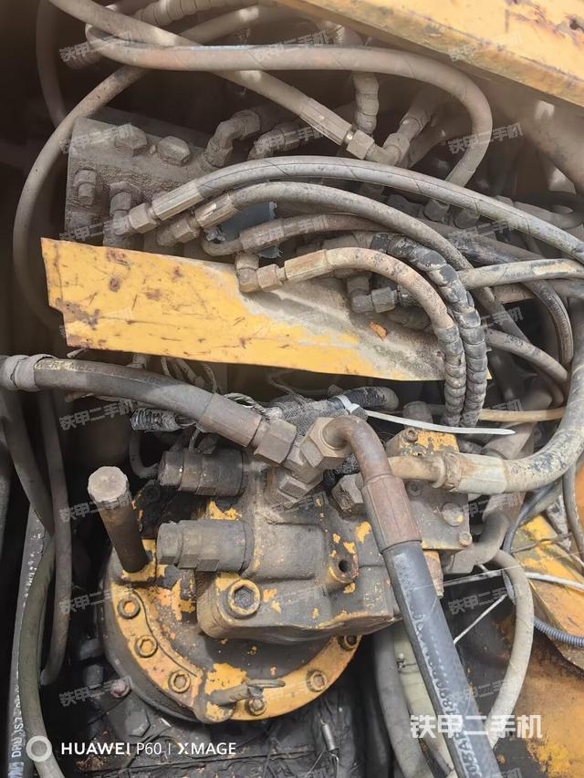 回转马达和主控阀（整机外观）