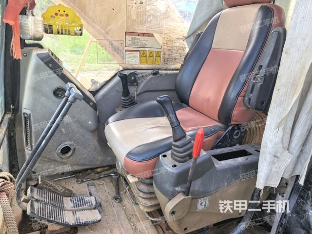 駕駛室左后45度（駕駛室部分）