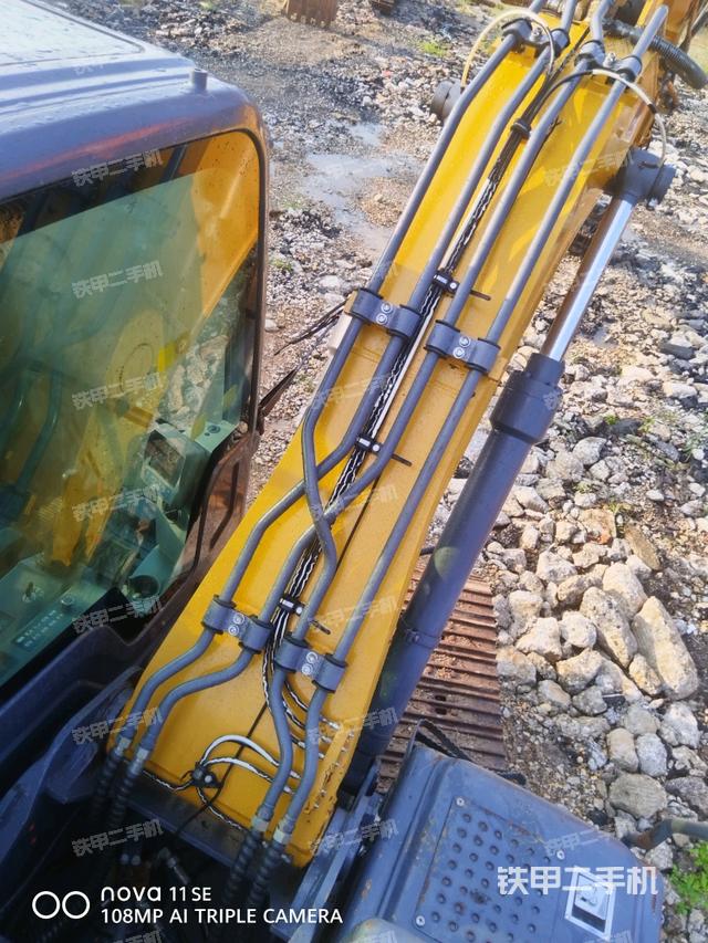 大臂背部俯视（工作和回转装置）