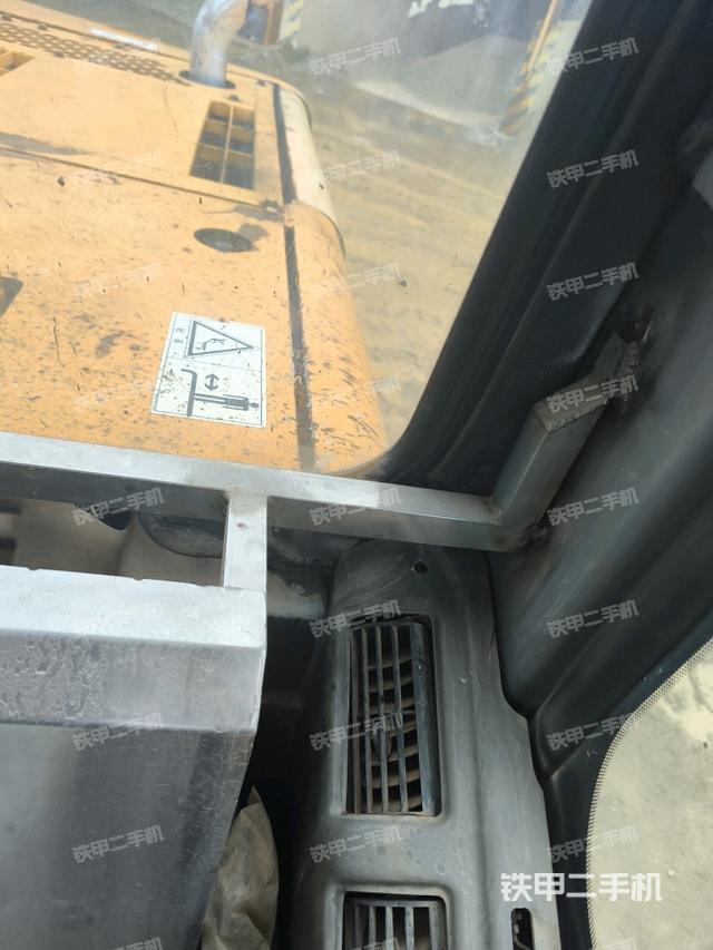 座椅右侧控制台/钥匙门/油门/含右手柄（驾驶室部分）