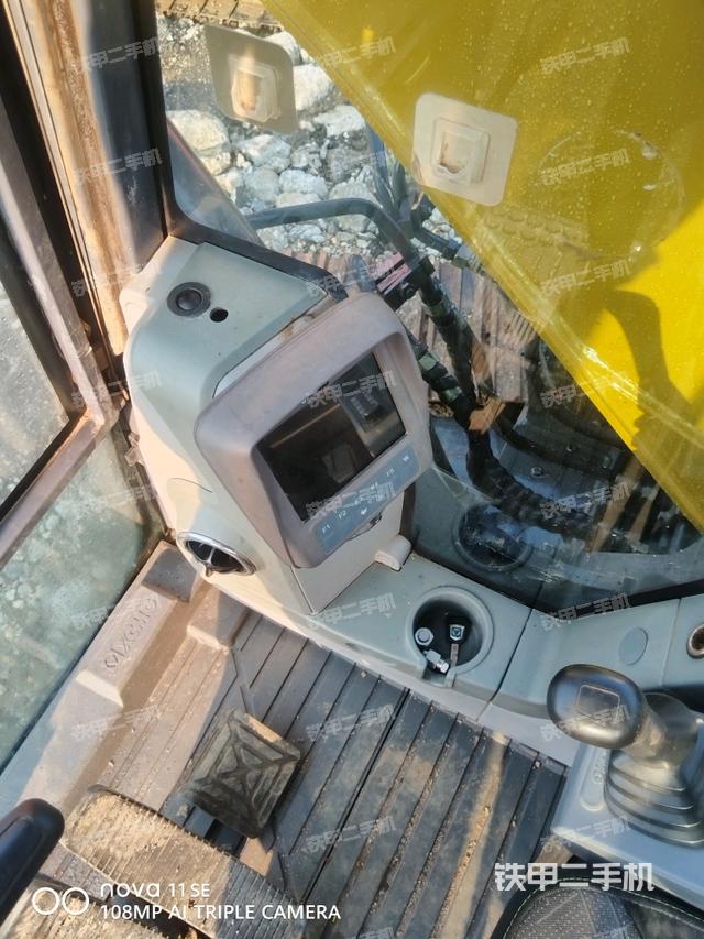 座椅后部（驾驶室部分）