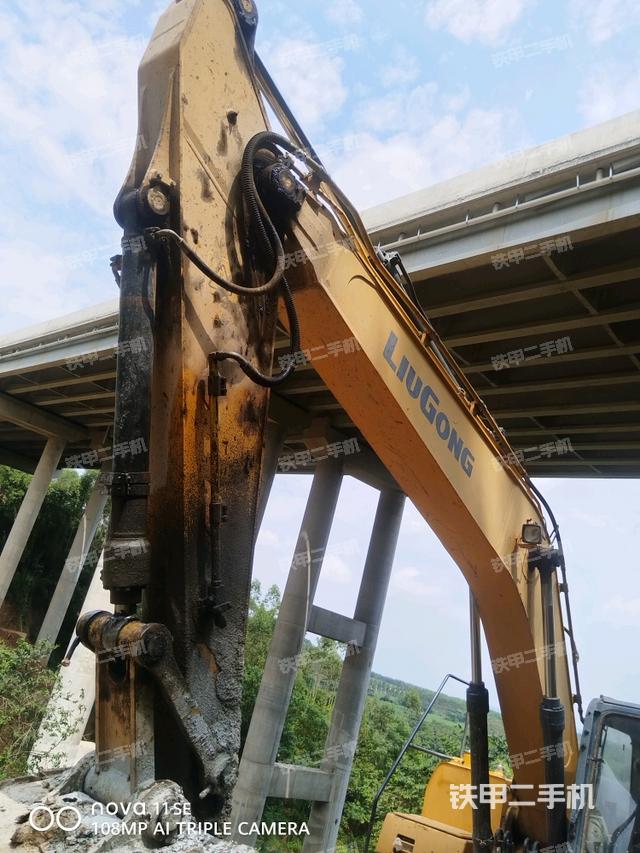 小臂整體左后（工作和回轉(zhuǎn)裝置）