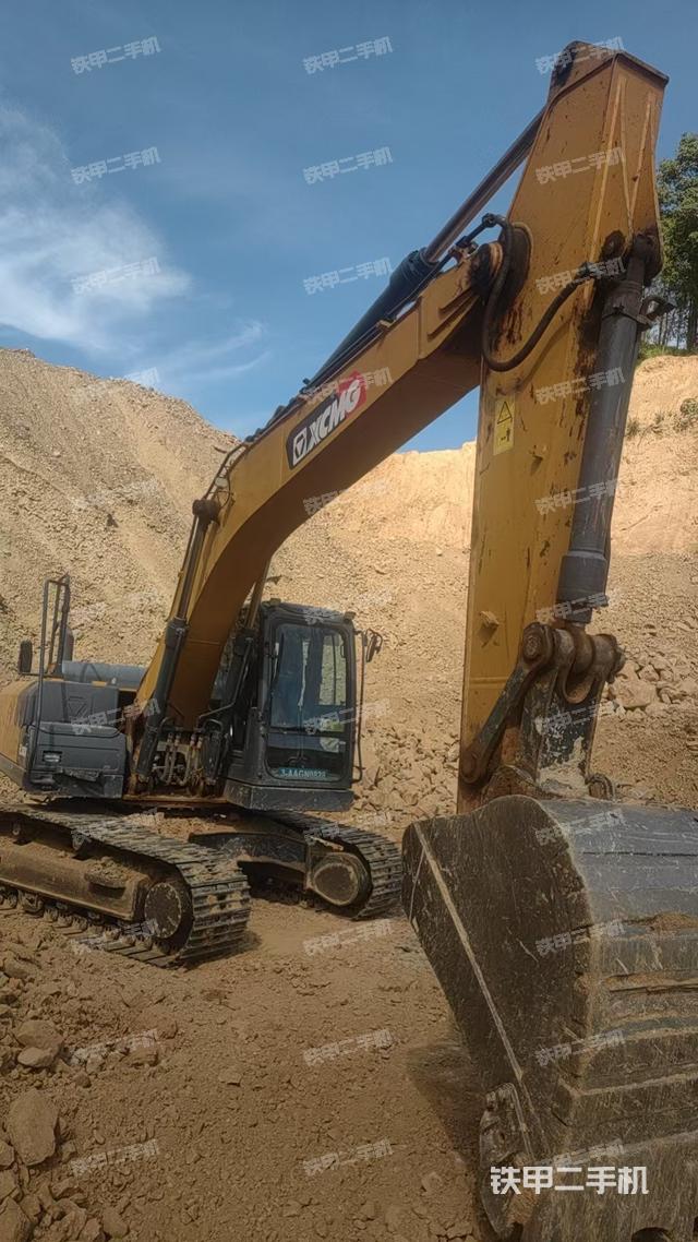 驾驶室顶部（整机外观）