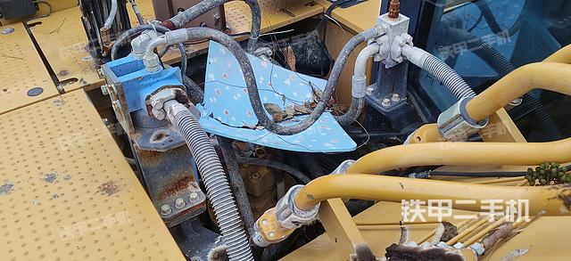 回轉(zhuǎn)馬達和主控閥（整機外觀）