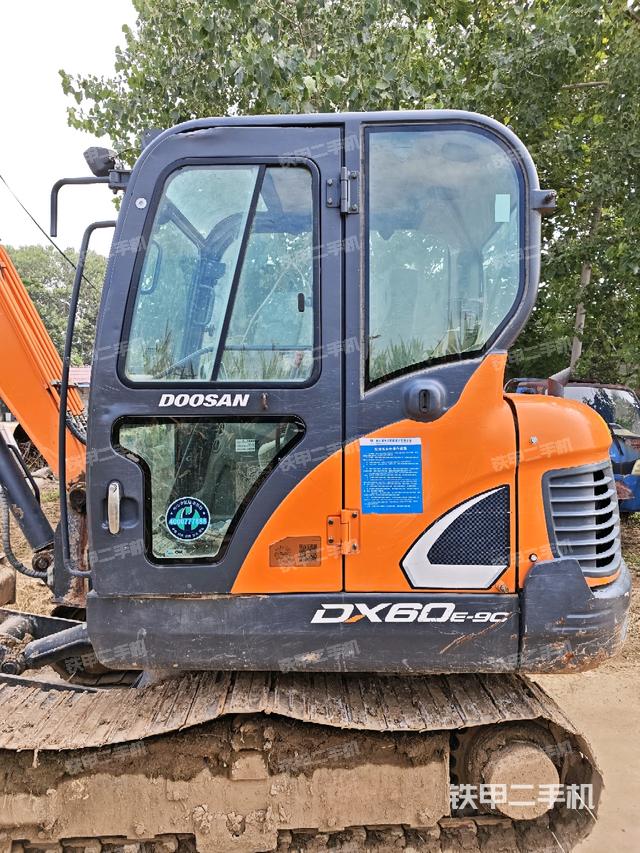 ?駕駛室正側(cè)（駕駛室部分）