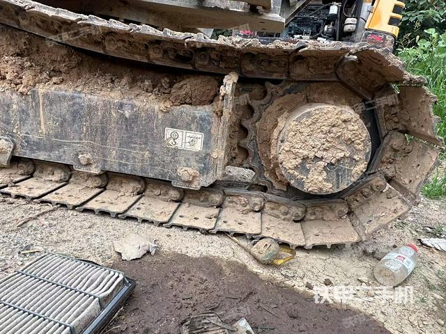 單側(cè)履帶整體（整機(jī)外觀）