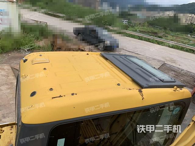 驾驶室顶部（整机外观）