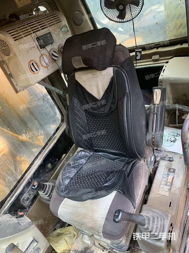 驾驶室整体（整机外观）