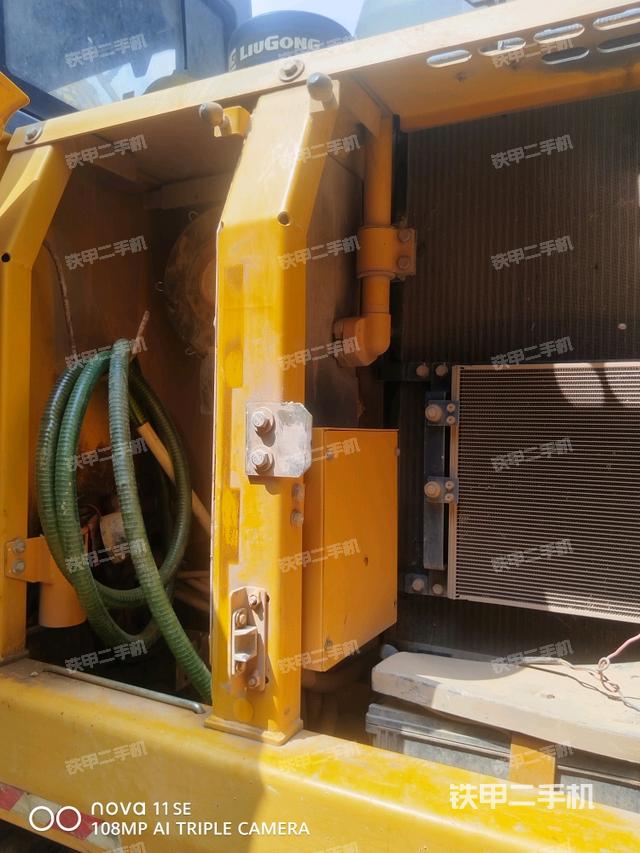 電瓶（大件艙室）