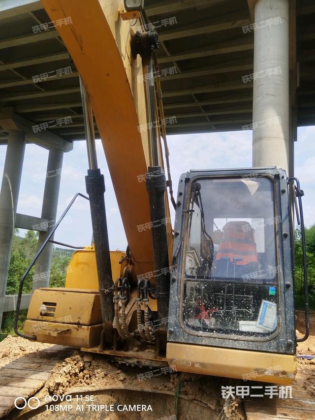 大臂油缸整體?豎拍（工作和回轉(zhuǎn)裝置）