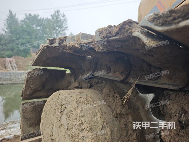 驾驶室顶部（整机外观）