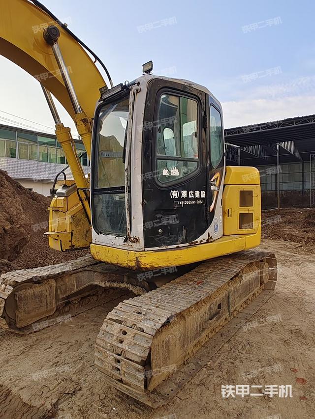 驾驶室顶部（整机外观）