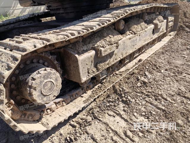 單側(cè)履帶整體（整機(jī)外觀）