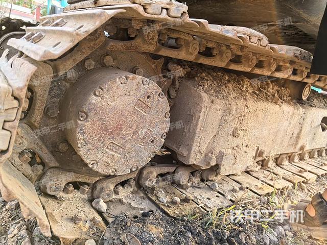 单侧履带整体(整机外观) 单侧履带整体(整机外观)