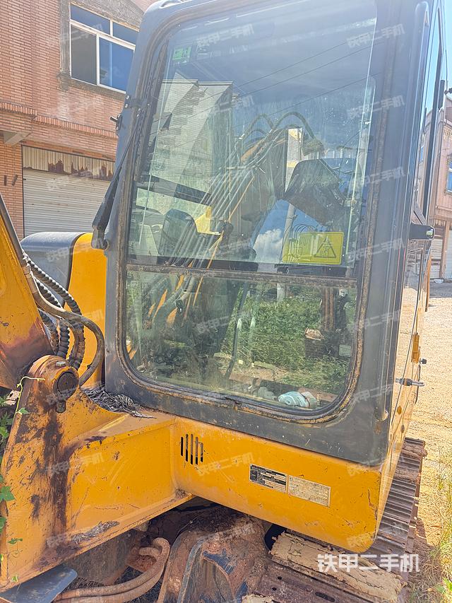 駕駛室頂部（整機(jī)外觀）