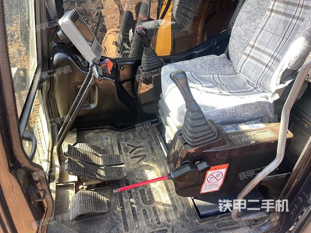 驾驶室整体（整机外观）