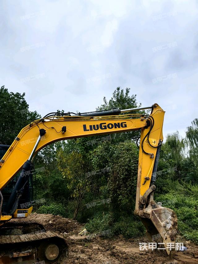 大臂整体 右侧（工作和回转装置）