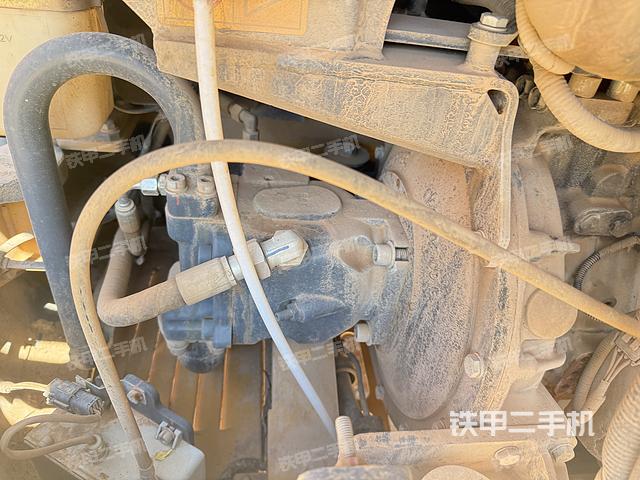 液壓泵艙室正面整體（整機(jī)外觀）