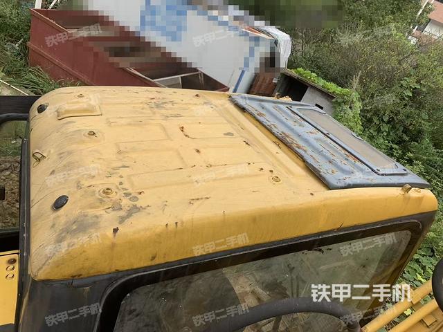 驾驶室顶部（整机外观）