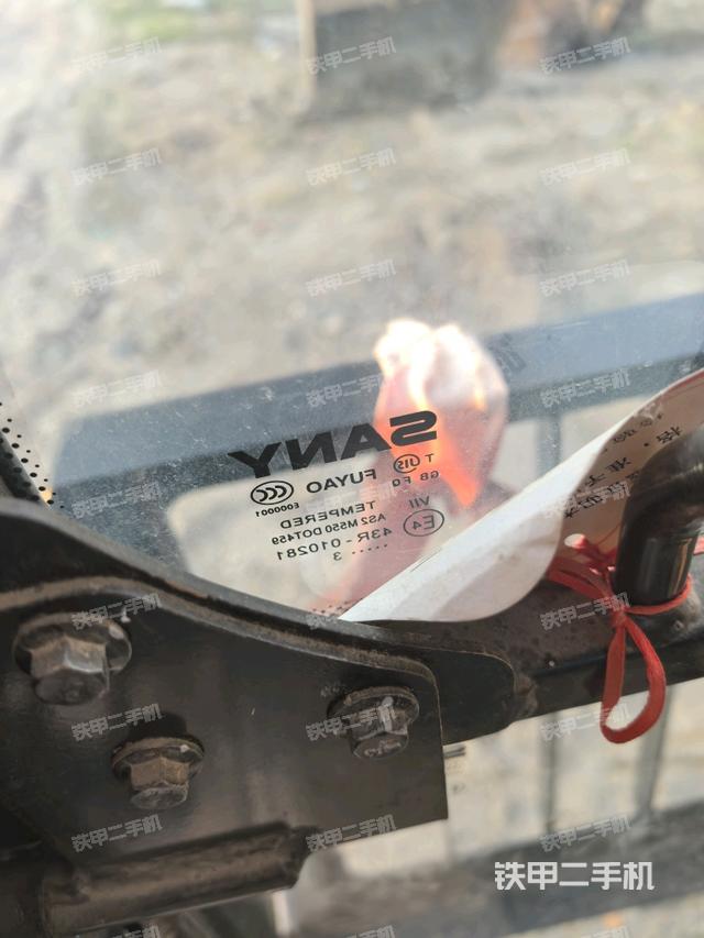 后窗玻璃角标（驾驶室部分）