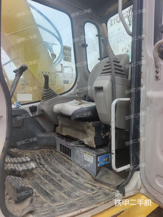 驾驶室整体（整机外观）