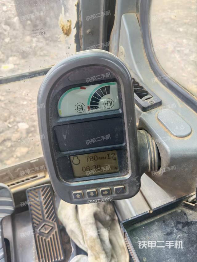 驾驶室整体（整机外观）