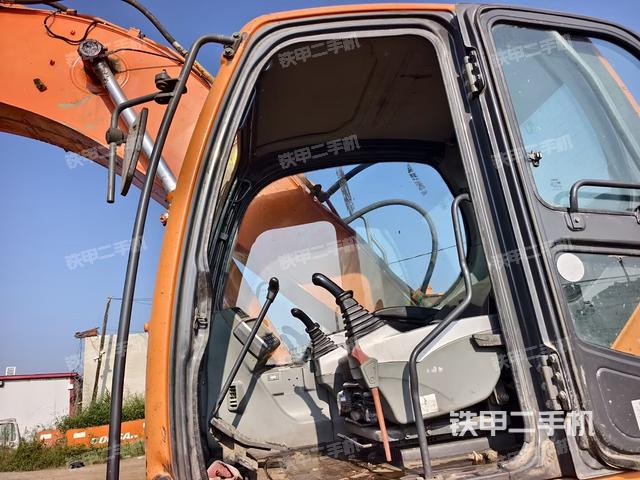 駕駛室整體（整機(jī)外觀）