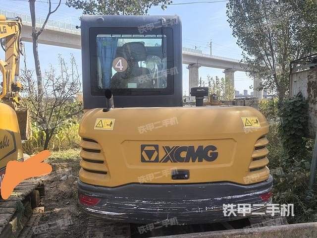 駕駛室頂部（整機外觀）