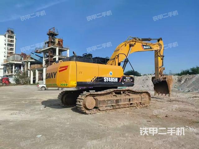 駕駛室頂部（整機外觀）