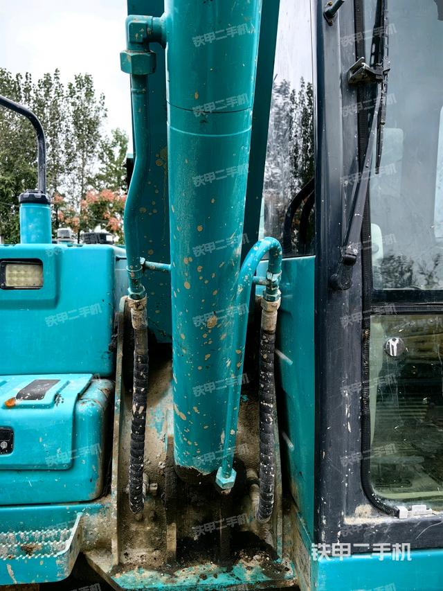 大臂根部?斜（工作和回轉(zhuǎn)裝置）