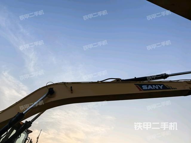 大臂整体 右侧（工作和回转装置）