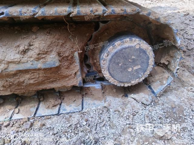 左驅(qū)動輪（行走機(jī)構(gòu)）