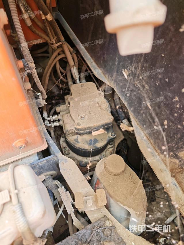 回轉(zhuǎn)馬達(dá)（上車(chē)部件）