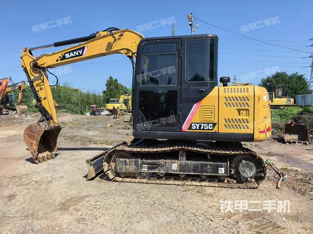 驾驶室顶部（整机外观）