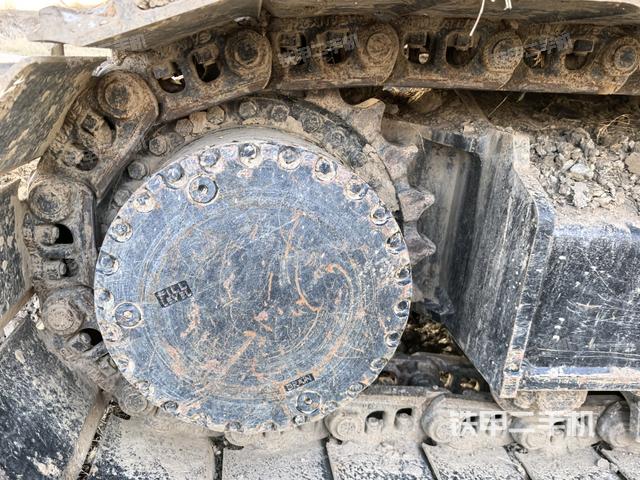 右驱动轮（行走机构）