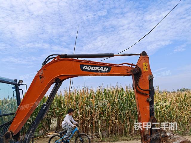 大臂整體?右側(cè)（工作和回轉(zhuǎn)裝置）