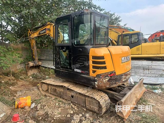 驾驶室整体（整机外观）