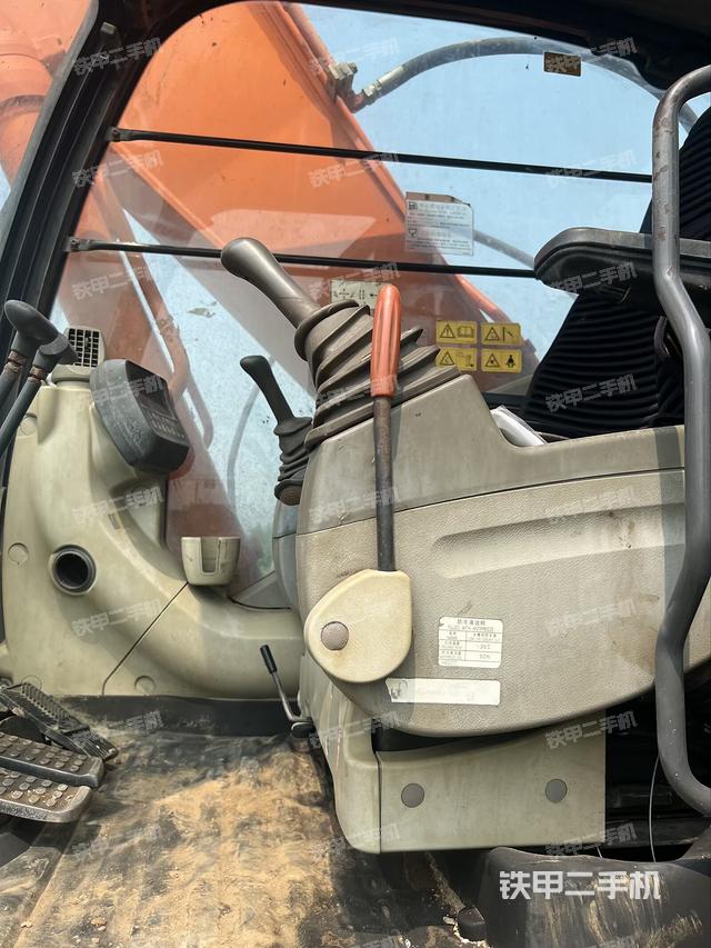 驾驶室整体（整机外观）