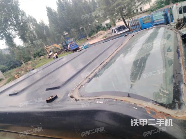 驾驶室顶部（整机外观）