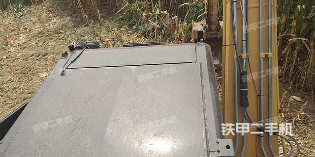 驾驶室顶部（整机外观）