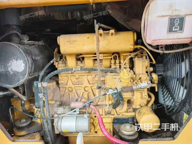 回轉(zhuǎn)馬達和主控閥（整機外觀）