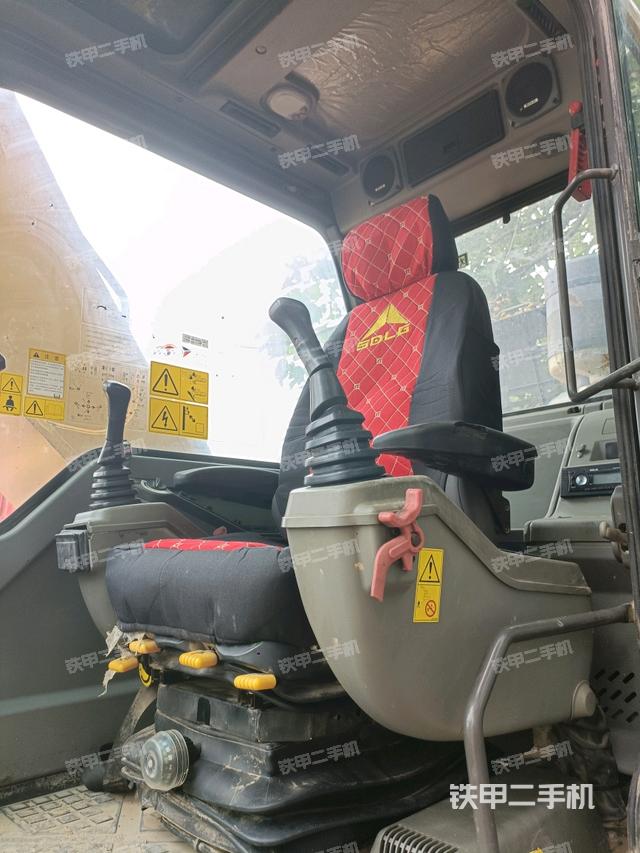 驾驶室整体（整机外观）