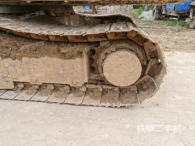 右驅(qū)動(dòng)輪（行走機(jī)構(gòu)）