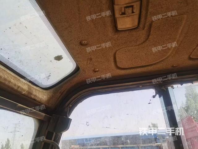 回转马达和主控阀（整机外观）