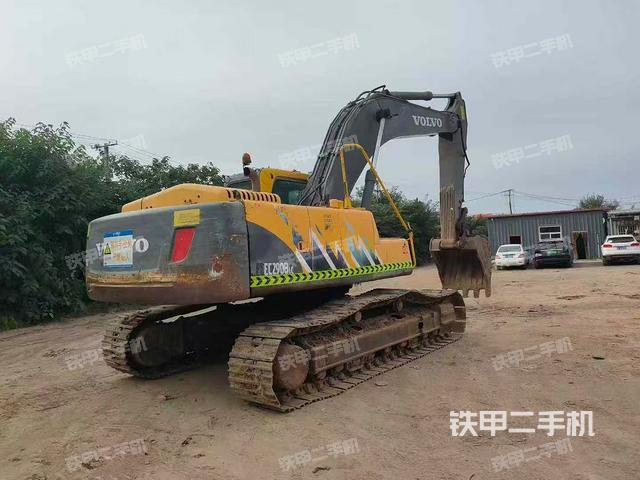 驾驶室顶部（整机外观）